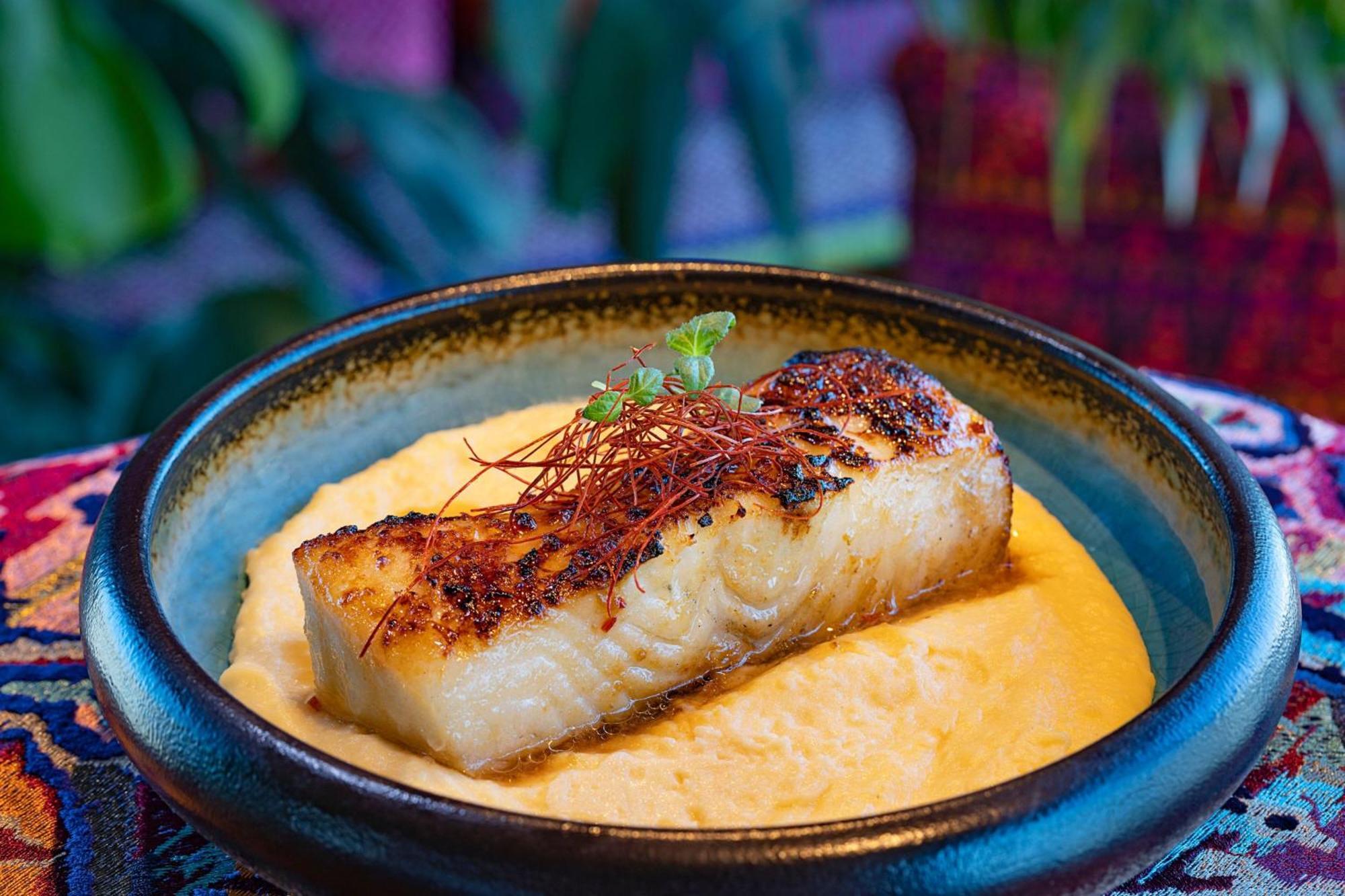 Marriott Resort Palm Jumeirah, Dubai Luaran gambar A dish of halibut