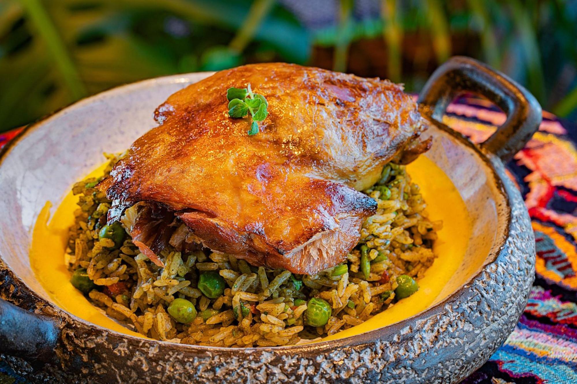 Marriott Resort Palm Jumeirah, Dubai Luaran gambar A dish of chicken and rice